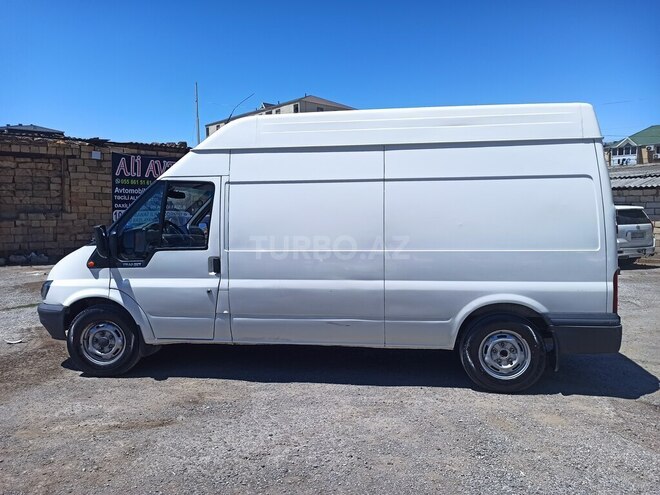 Ford Transit-5