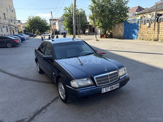 Mercedes C 200-1