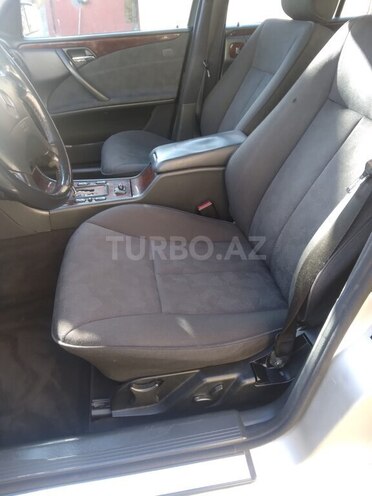 Mercedes E 270-7