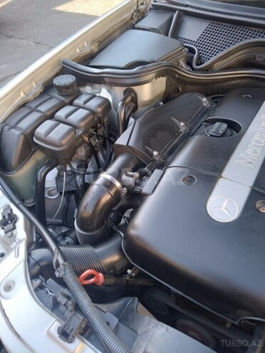 Mercedes E 270-13