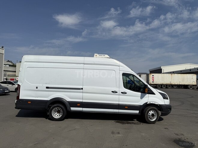 Ford Transit-5