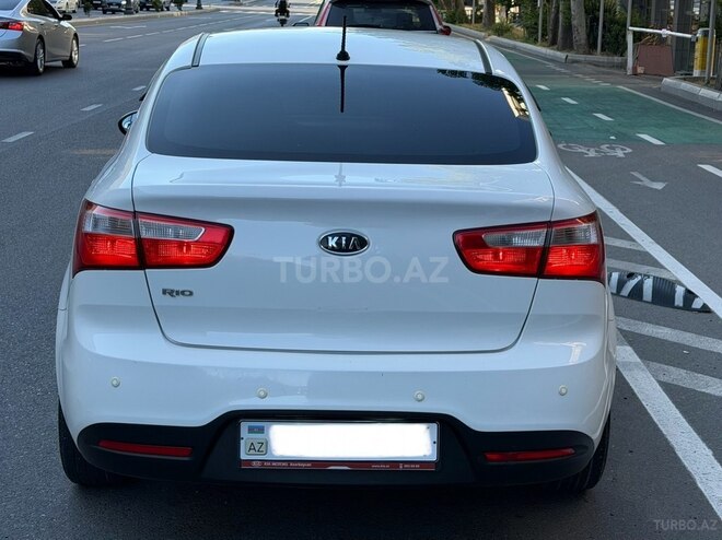 Kia Rio-5
