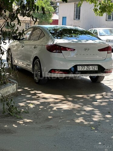 Hyundai Elantra-6
