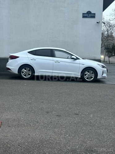 Hyundai Elantra-7