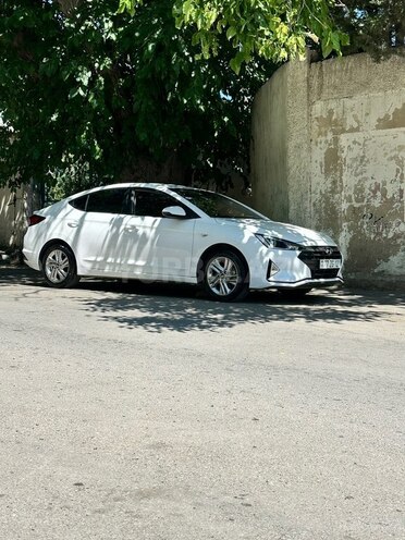 Hyundai Elantra-5