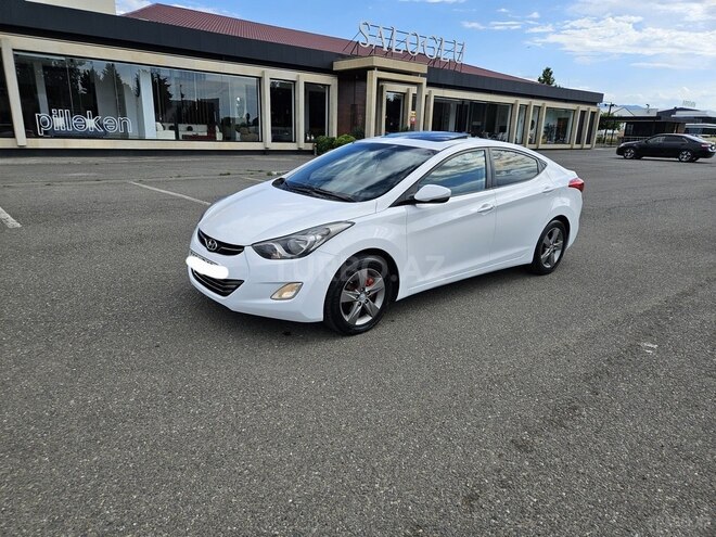 Hyundai Elantra-2