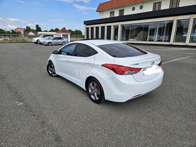 Hyundai Elantra-7