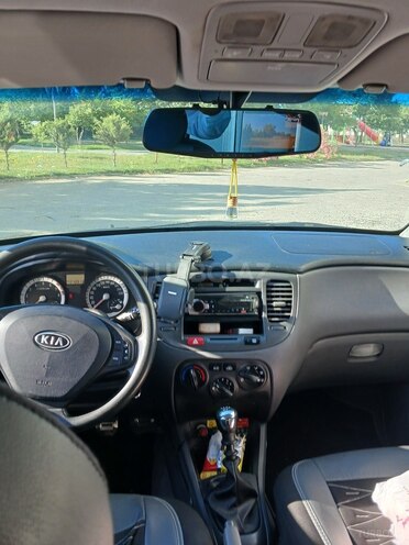 Kia Rio-5