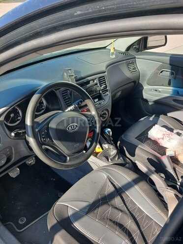 Kia Rio-4