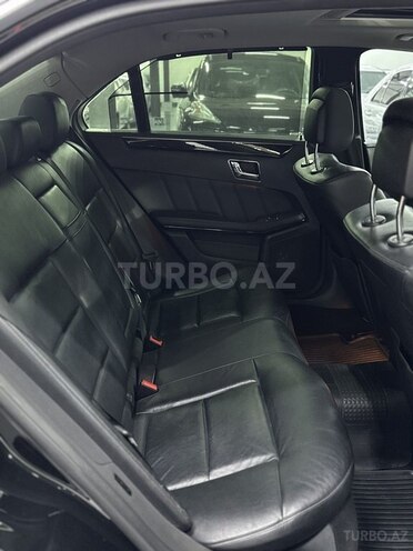 Mercedes E 350-21