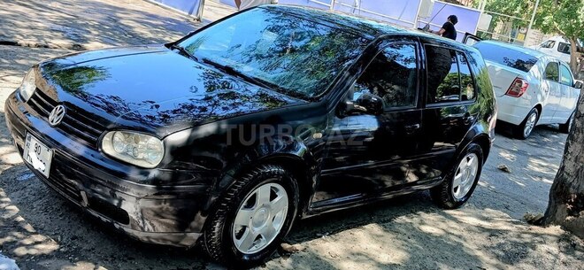 Volkswagen Golf-2