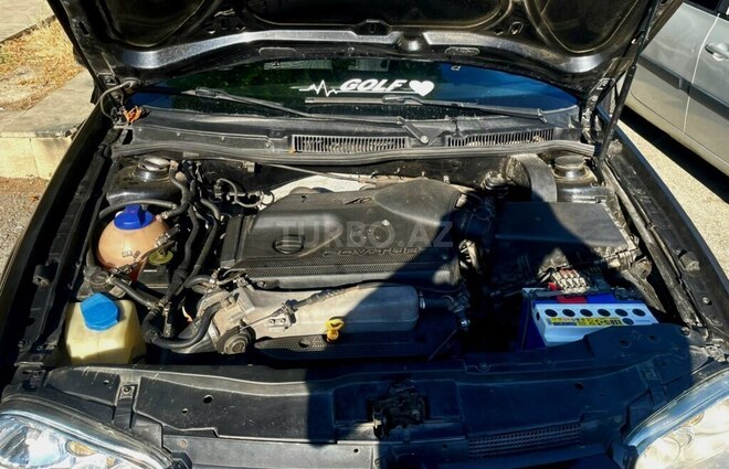Volkswagen Golf-3