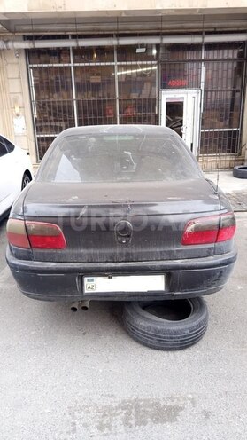 Opel Omega-5