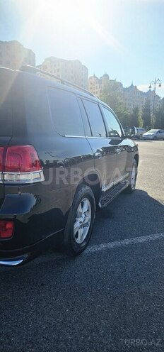Toyota Land Cruiser-5