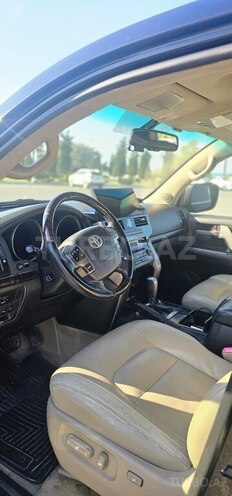Toyota Land Cruiser-8