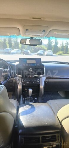 Toyota Land Cruiser-10