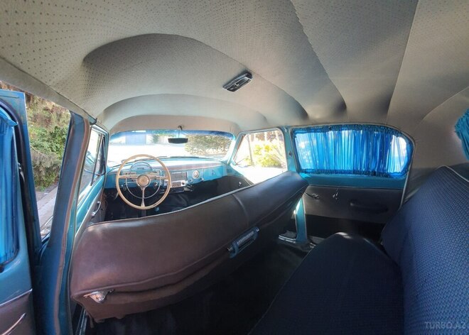 GAZ 21 "Volga"-10