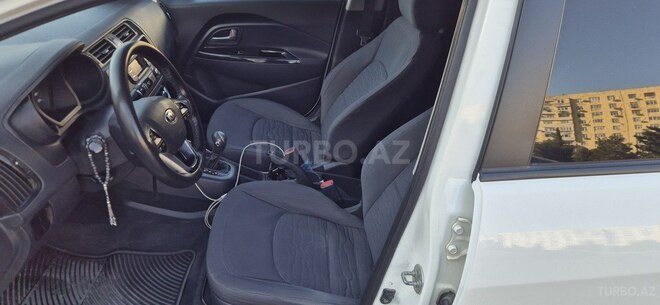 Kia Rio-13