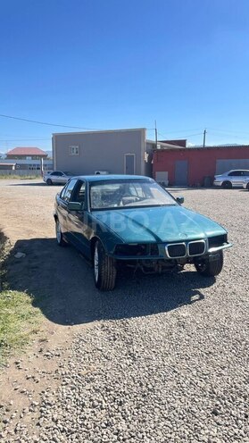 BMW 320-2