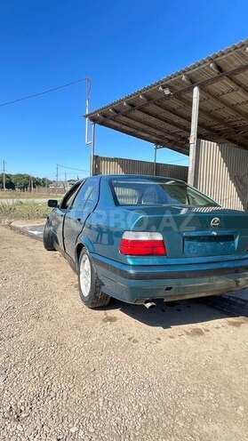 BMW 320-6