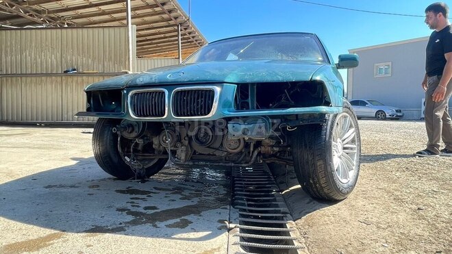 BMW 320-10