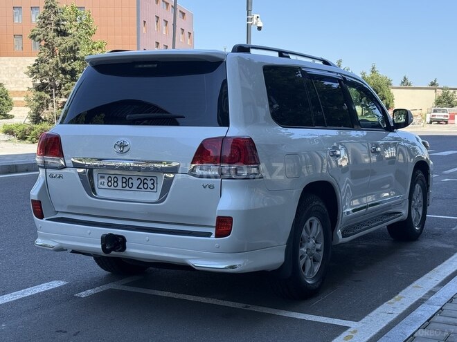 Toyota Land Cruiser-5