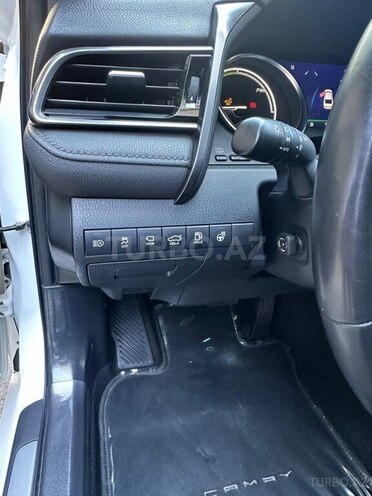 Toyota Camry-9