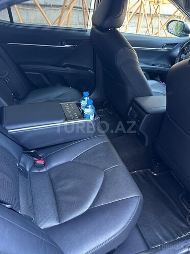Toyota Camry-11