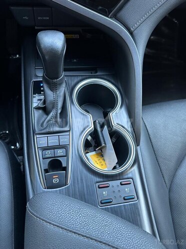 Toyota Camry-10