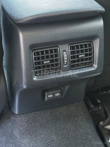 Toyota Camry-12
