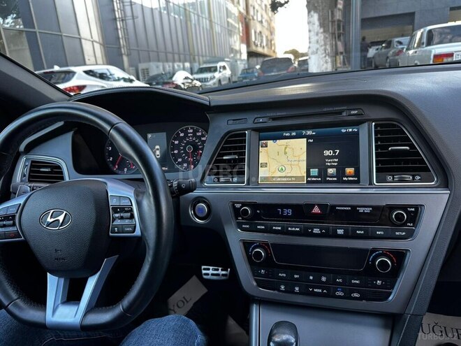 Hyundai Sonata-6