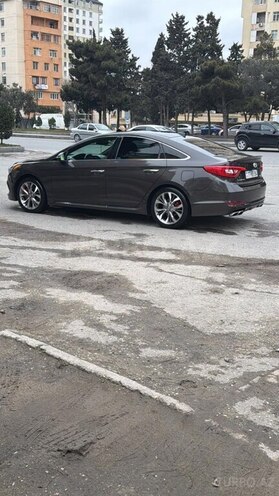 Hyundai Sonata-12