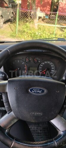 Ford Transit-9