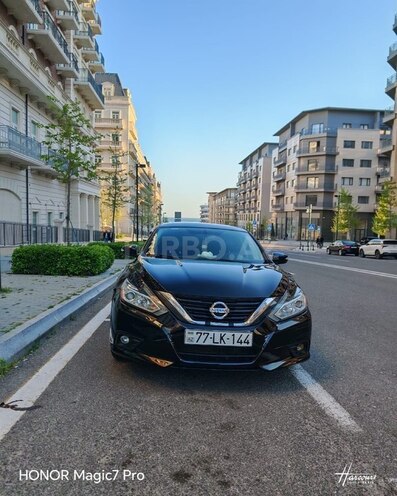 Nissan Altima-7