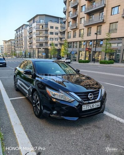 Nissan Altima-4