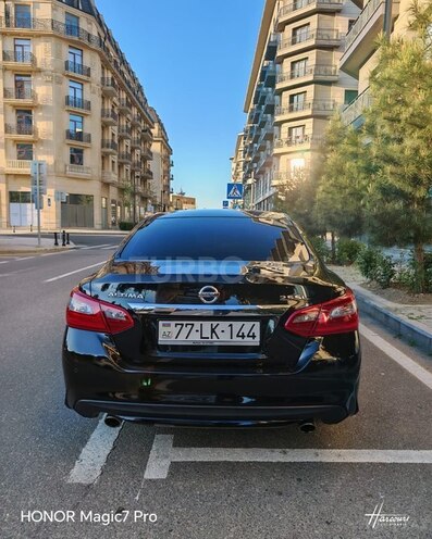 Nissan Altima-2