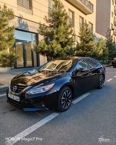Nissan Altima-18