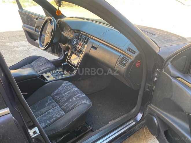 Mercedes E 230-10