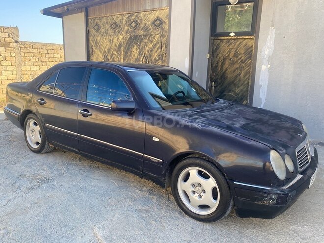 Mercedes E 230-6