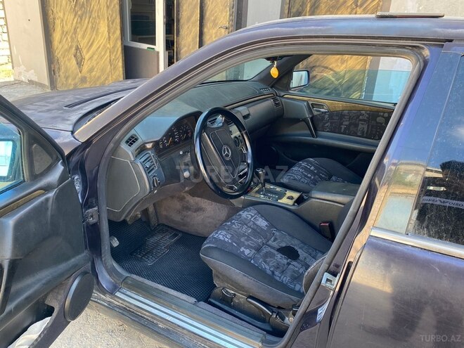 Mercedes E 230-13