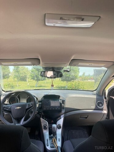Chevrolet Cruze-10