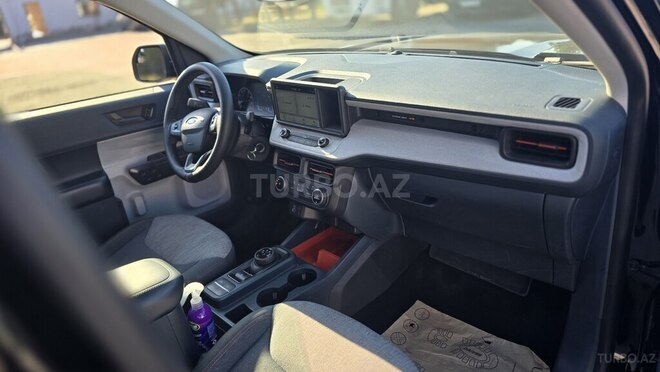 Ford Maverick-12