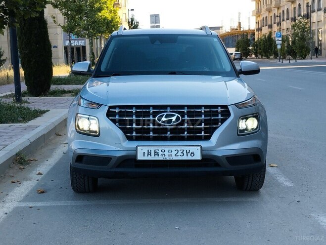 Hyundai Venue-3