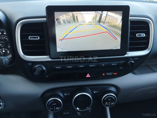 Hyundai Venue-15