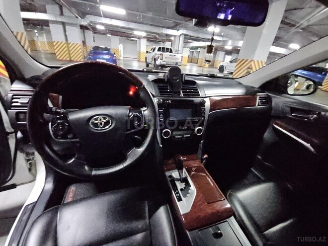 Toyota Camry-6