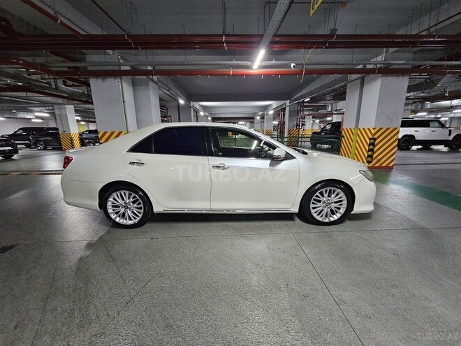 Toyota Camry-4