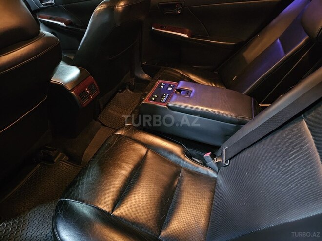 Toyota Camry-5