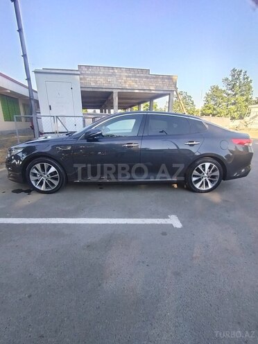 Kia K5-4
