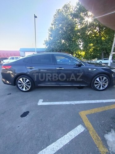 Kia K5-3