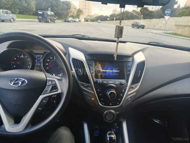 Hyundai Veloster-11